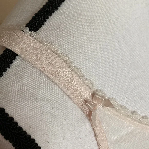 Empreinte Lace Bra NEW - Picture 3 of 11